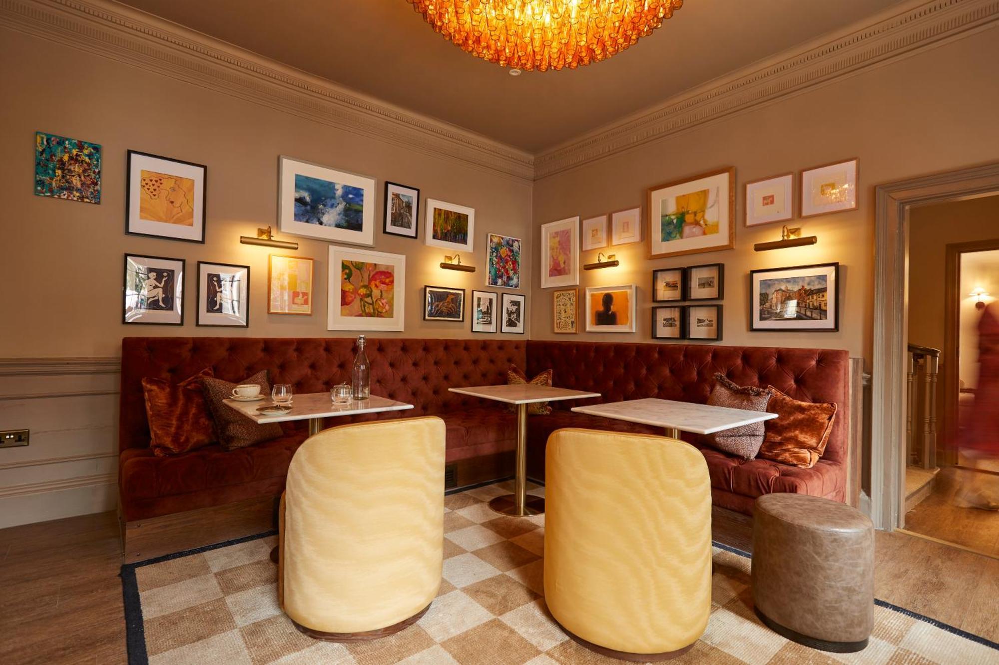 Hotel The Feathers 4*